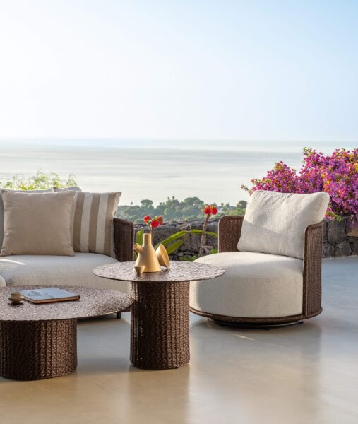 Bond Swivel living armchair 0