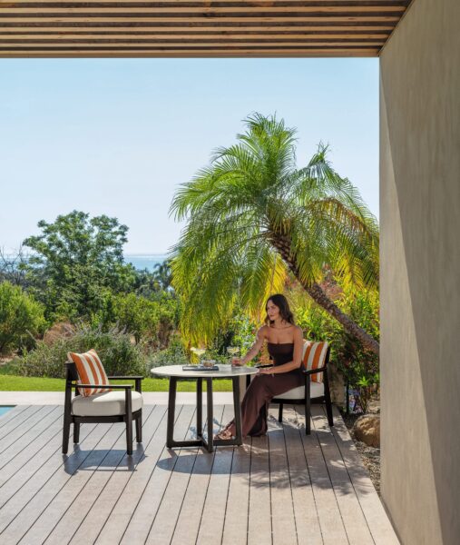 Ever//Alu Dining Table H65 1