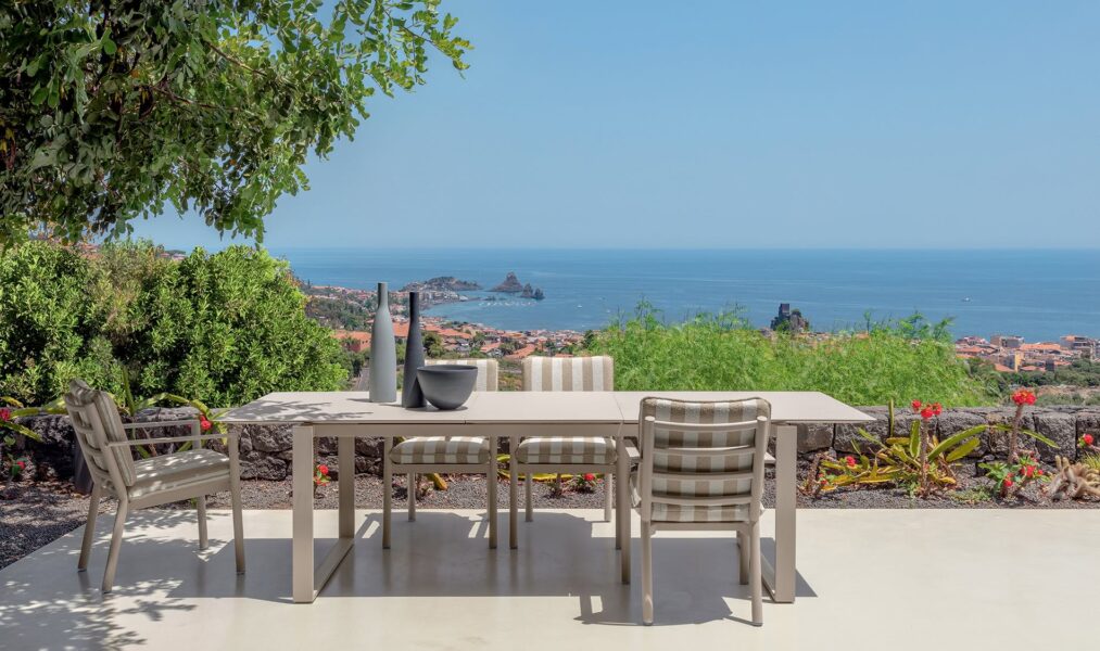 Finn Extending dining table 205/270 0